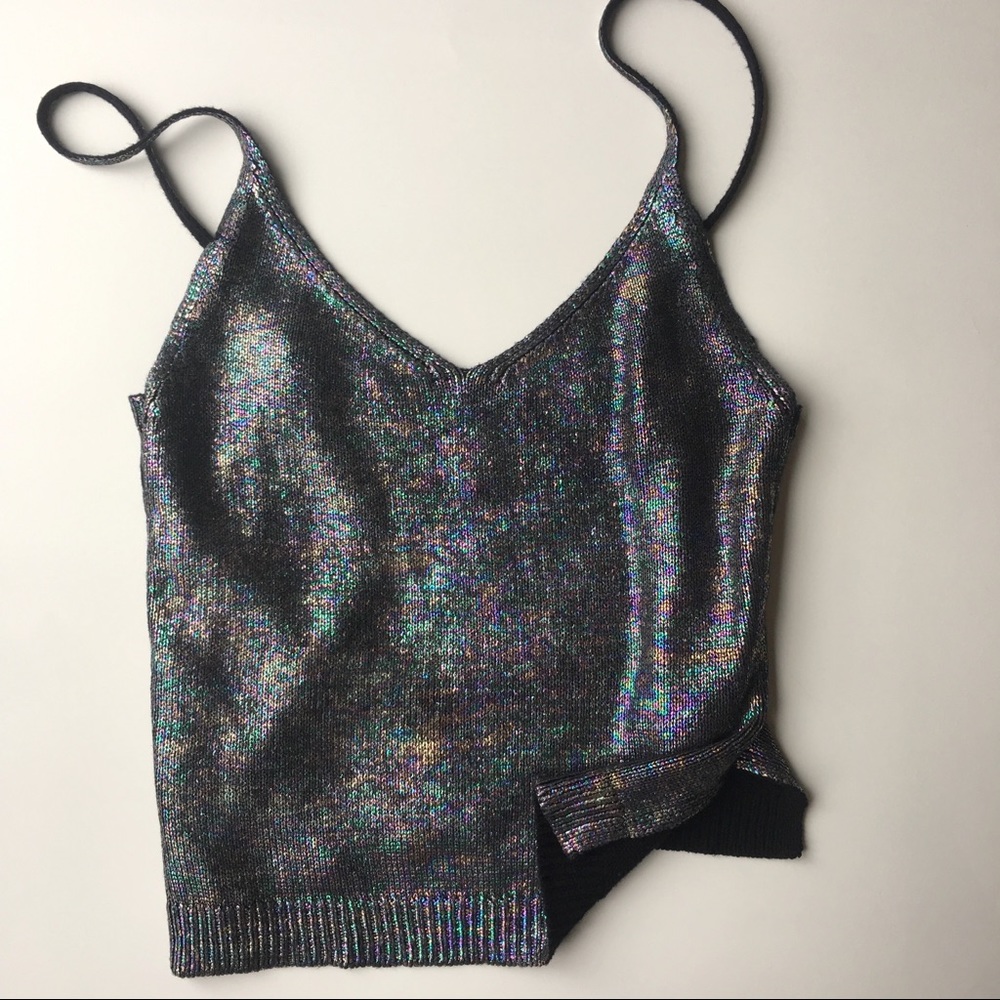 Iridescent V-neck top with ribbed detailing
